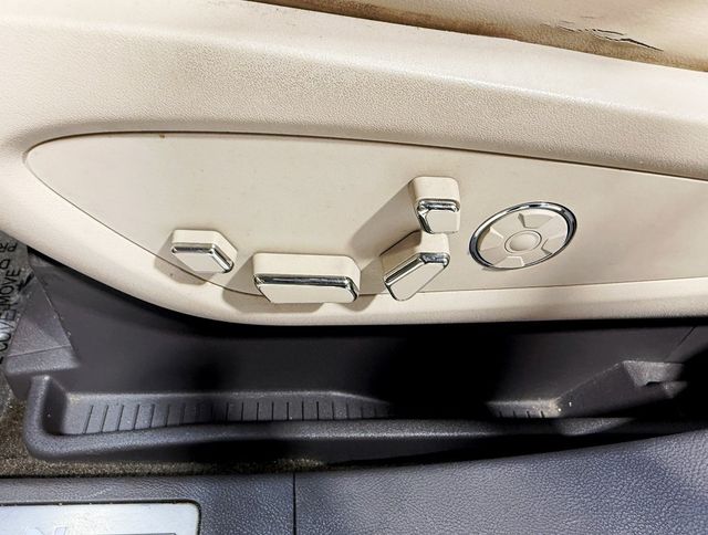 2016 Lincoln MKX AWD 4dr Reserve - 22937677 - 27