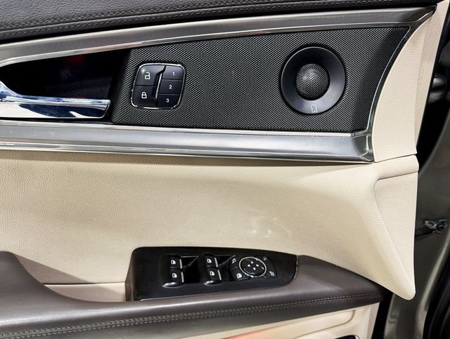 2016 Lincoln MKX AWD 4dr Reserve - 22937677 - 31