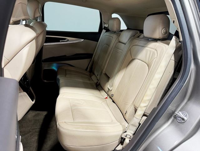 2016 Lincoln MKX AWD 4dr Reserve - 22937677 - 33