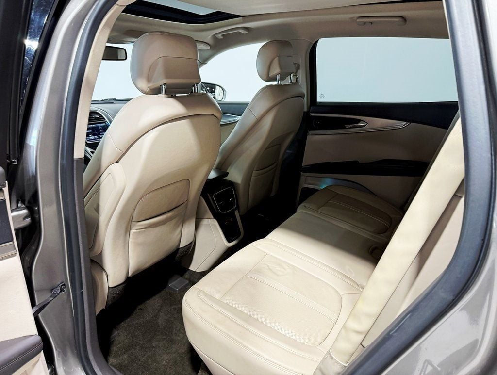 2016 Lincoln MKX AWD 4dr Reserve - 22937677 - 34