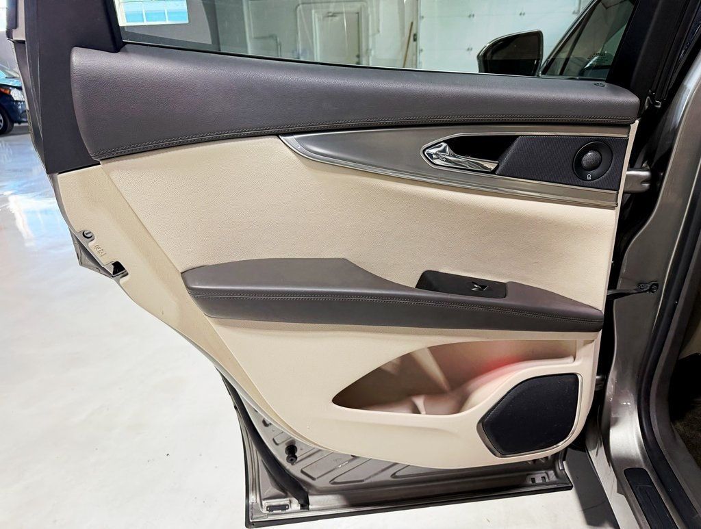 2016 Lincoln MKX AWD 4dr Reserve - 22937677 - 37