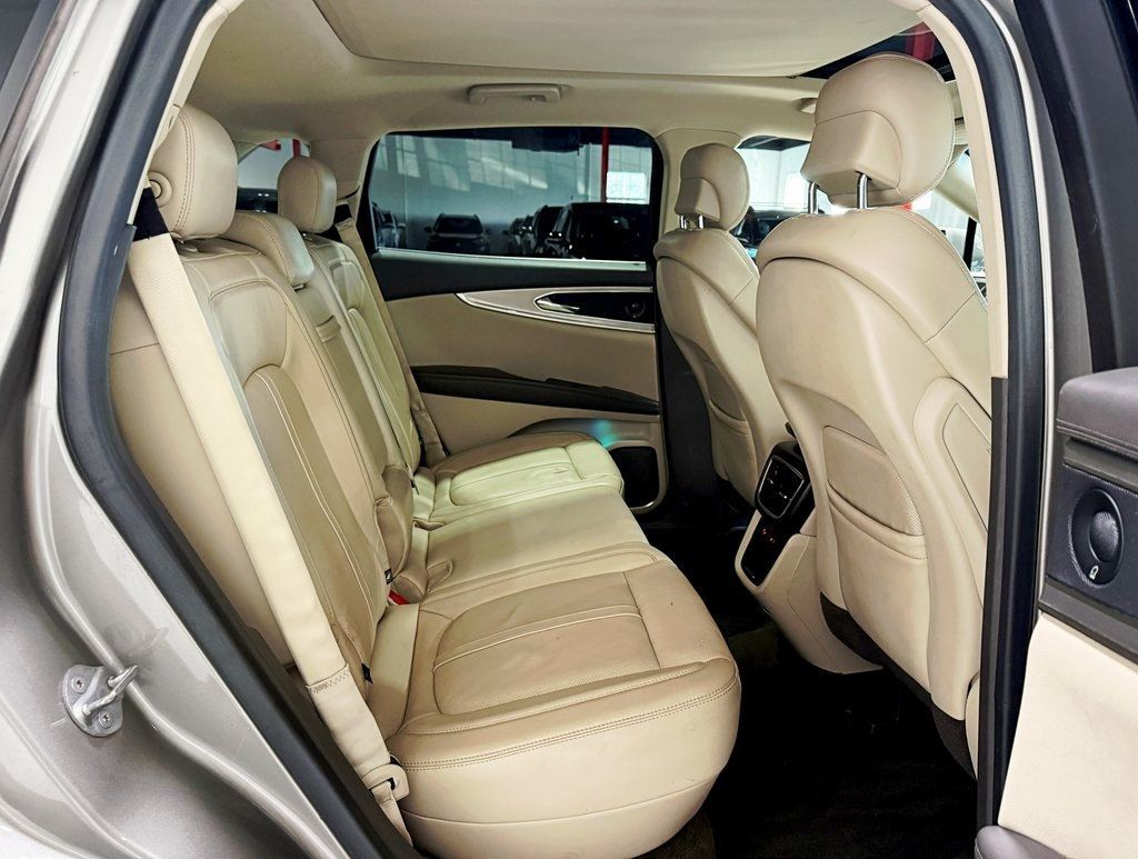 2016 Lincoln MKX AWD 4dr Reserve - 22937677 - 42