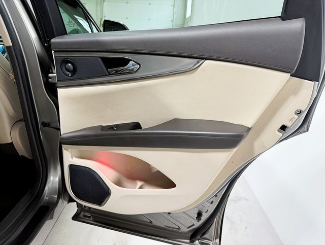 2016 Lincoln MKX AWD 4dr Reserve - 22937677 - 43