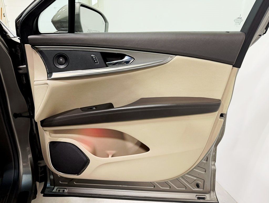 2016 Lincoln MKX AWD 4dr Reserve - 22937677 - 48