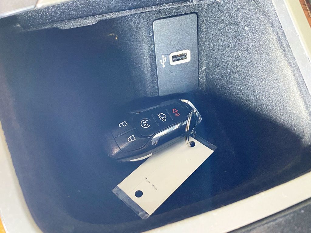 2016 Lincoln MKX AWD 4dr Reserve - 22971230 - 37