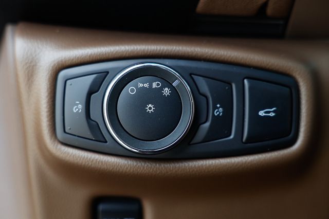 2016 Lincoln MKX FWD 4dr Reserve - 23050022 - 44