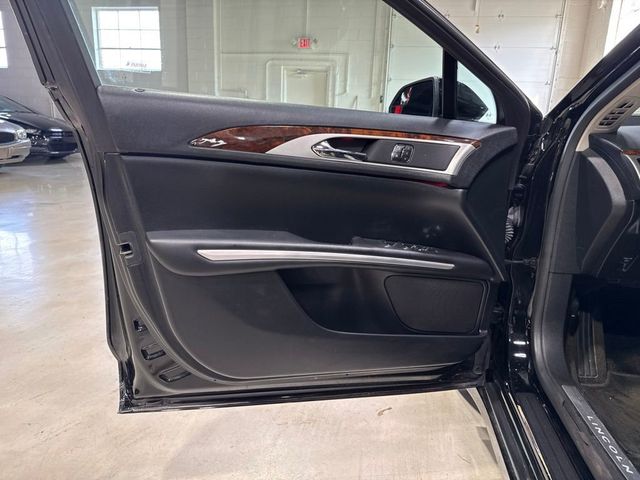 2016 Lincoln MKZ 4dr Sedan FWD - 23074851 - 19