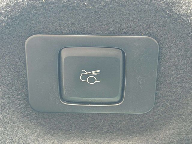 2016 Lincoln MKZ 4dr Sedan Hybrid FWD - 22962845 - 19