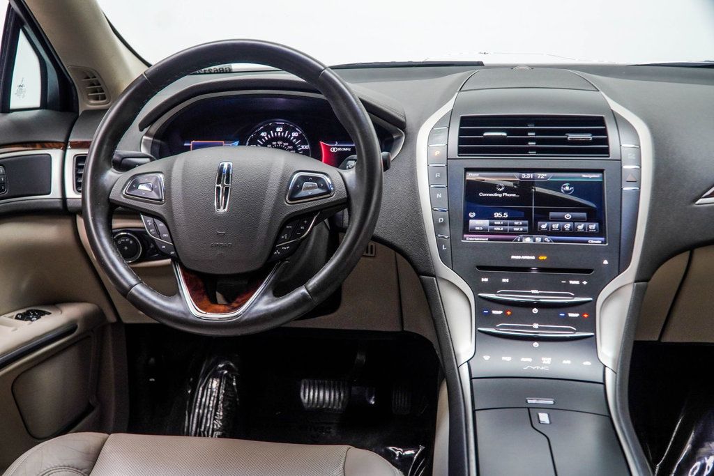 Lincoln MKZ photo 17