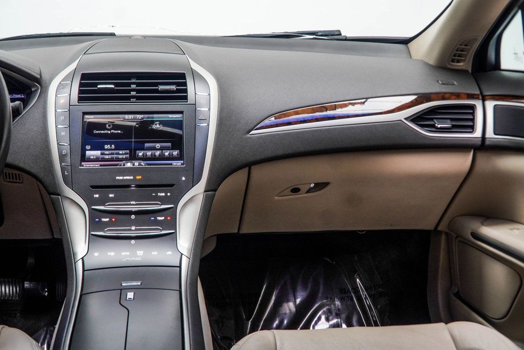 Lincoln MKZ photo 18
