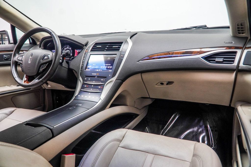 Lincoln MKZ photo 19