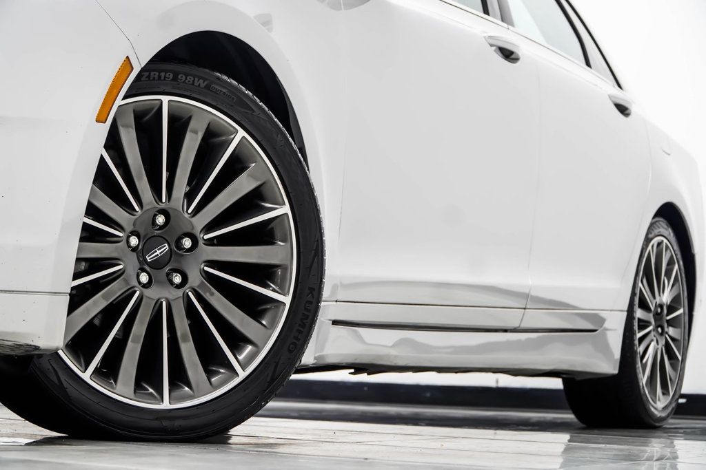 Lincoln MKZ photo 2