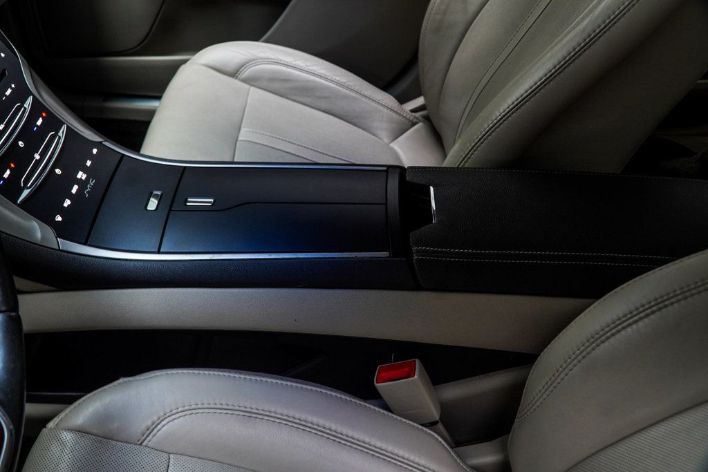 Lincoln MKZ photo 20