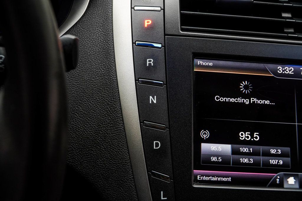 Lincoln MKZ photo 22