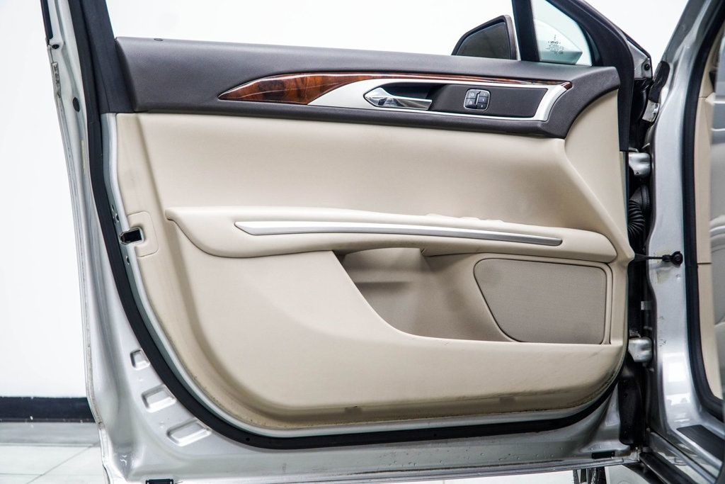 Lincoln MKZ photo 32