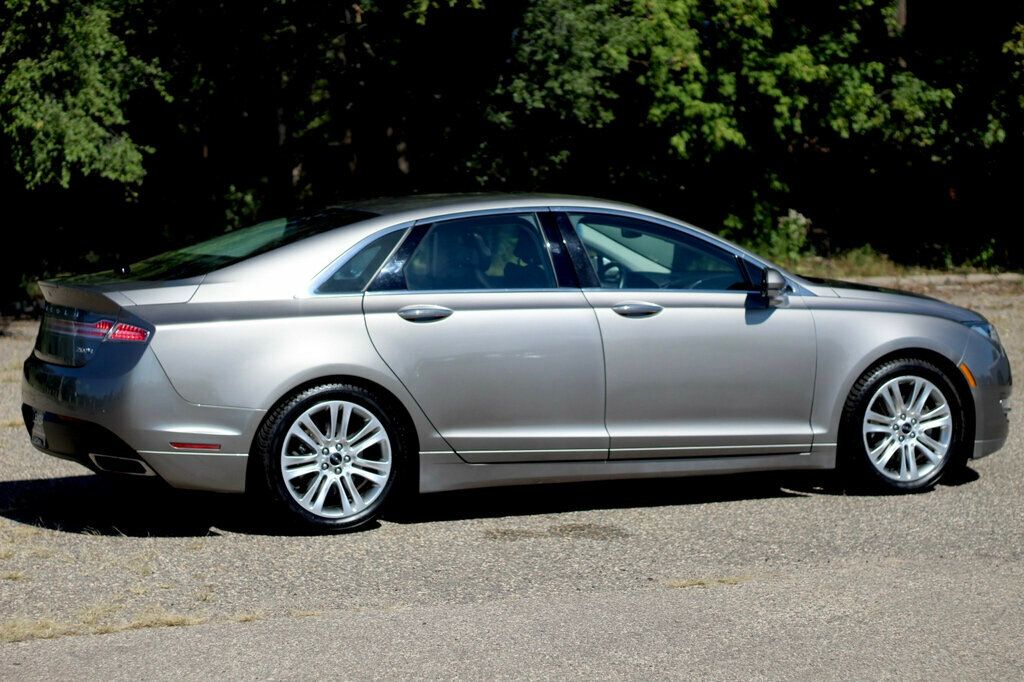 2016 Lincoln MKZ photo 3
