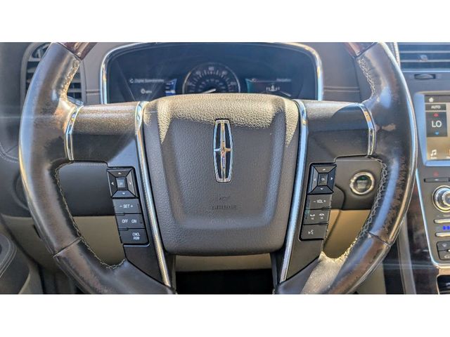 2016 Lincoln Navigator 4WD 4dr Reserve - 22983838 - 19