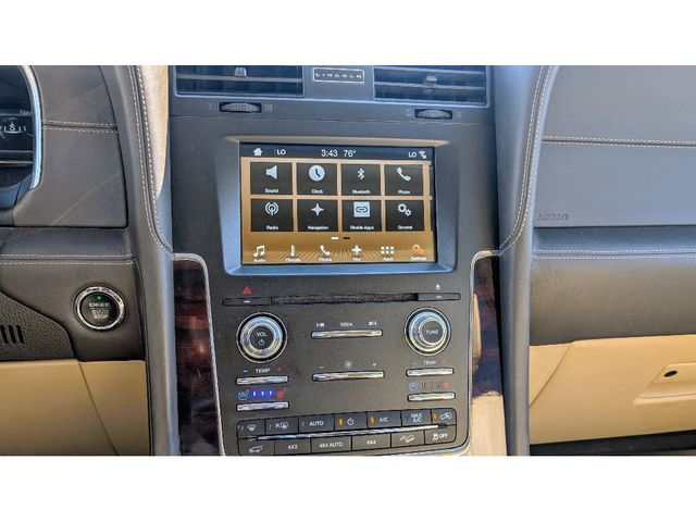 2016 Lincoln Navigator 4WD 4dr Reserve - 22983838 - 26