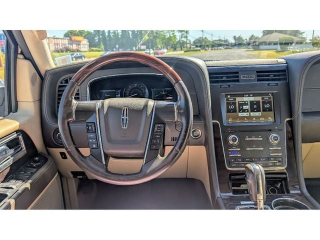 2016 Lincoln Navigator 4WD 4dr Reserve - 22983838 - 28