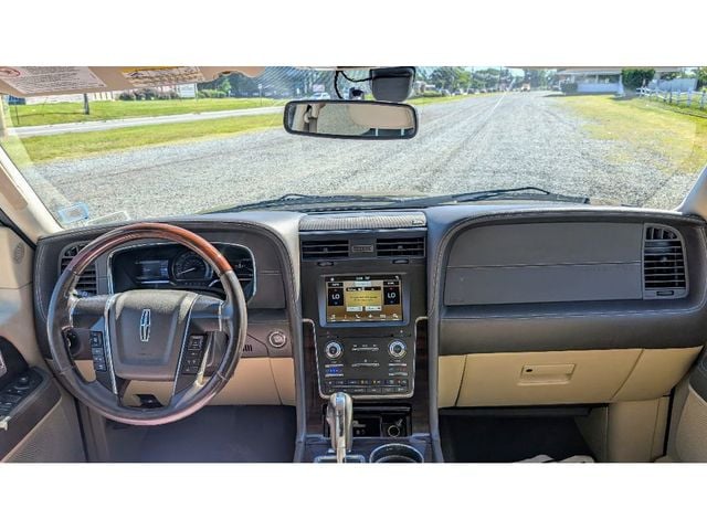 2016 Lincoln Navigator 4WD 4dr Reserve - 22983838 - 30
