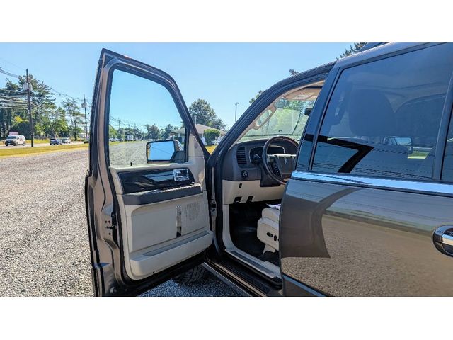 2016 Lincoln Navigator 4WD 4dr Reserve - 22983838 - 8