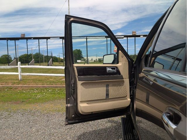 2016 Lincoln Navigator 4WD 4dr Reserve - 23044633 - 9