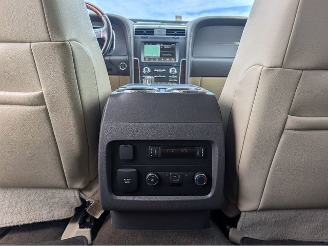 2016 Lincoln Navigator 4WD 4dr Reserve - 23044633 - 17