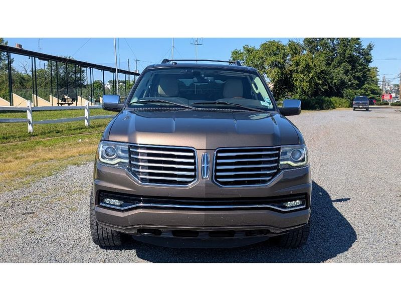 2016 Lincoln Navigator Reserve photo 2