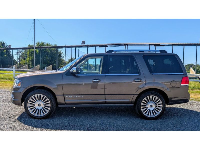 2016 Lincoln Navigator Reserve photo 4