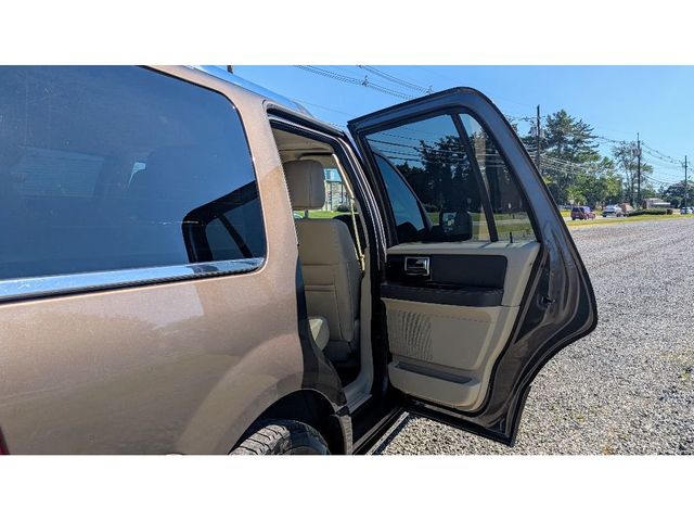 2016 Lincoln Navigator 4WD 4dr Reserve - 22959621 - 11