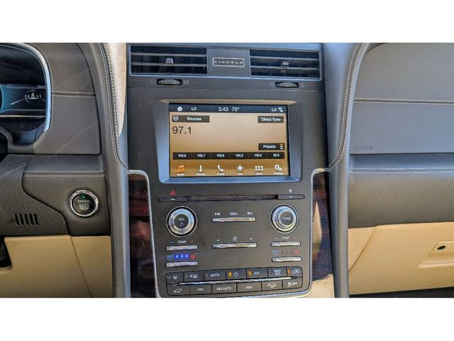 2016 Lincoln Navigator 4WD 4dr Reserve - 22959621 - 27