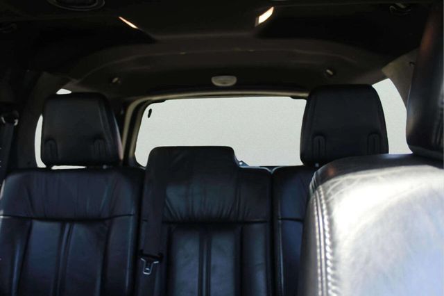 2016 Lincoln Navigator 4WD 4dr Select - 23028456 - 9
