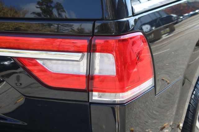 2016 Lincoln Navigator 4WD 4dr Select - 22942105 - 38