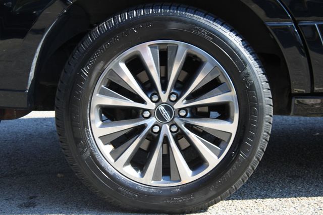 2016 Lincoln Navigator 4WD 4dr Select - 22942105 - 42