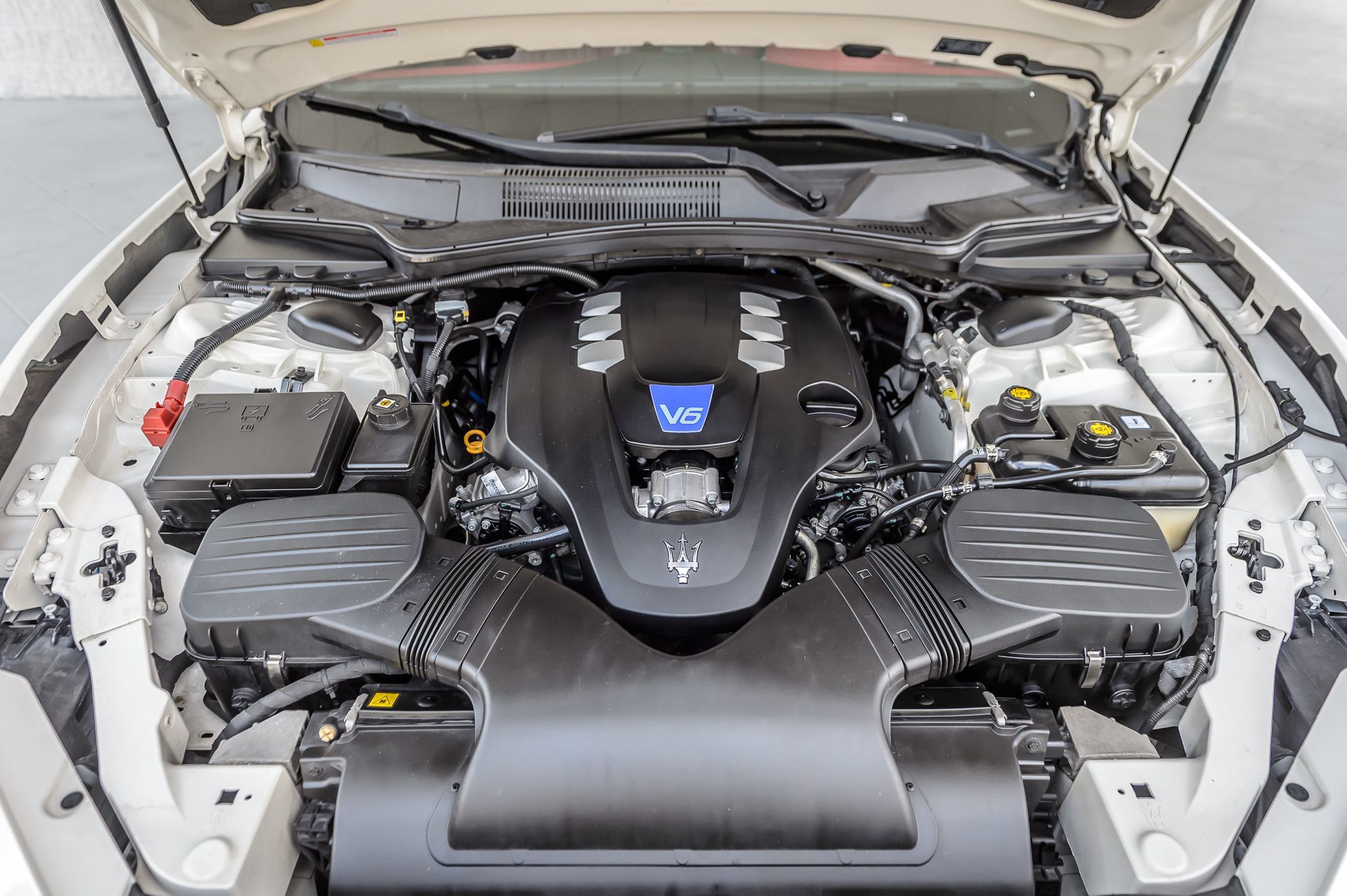2016 Maserati Ghibli photo 17