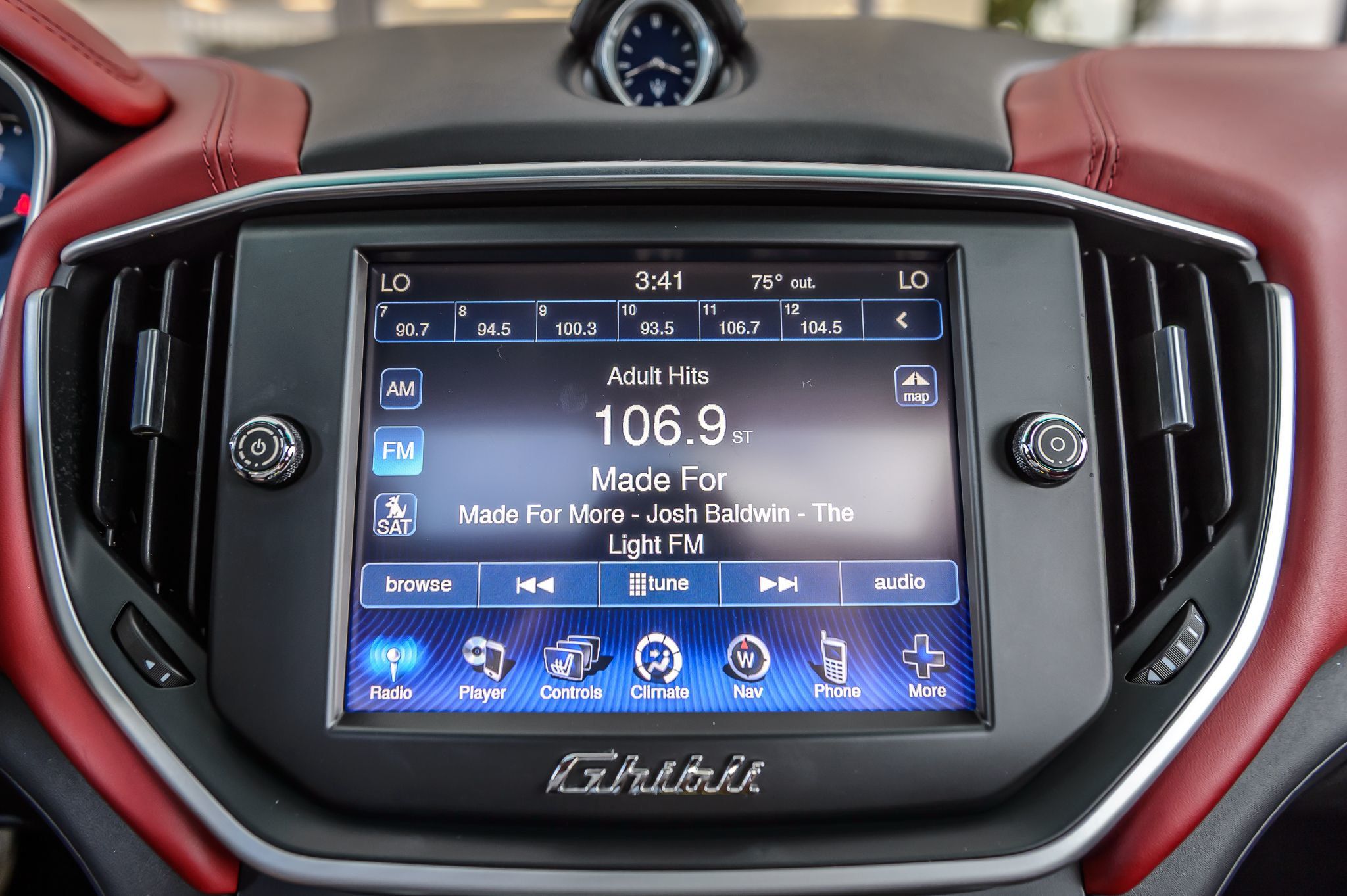 2016 Maserati Ghibli photo 19