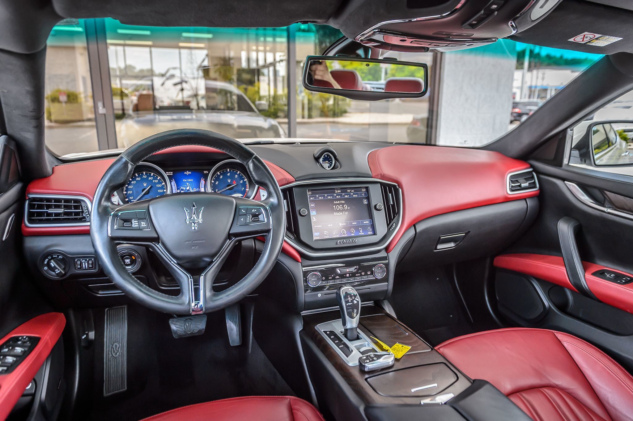 2016 Maserati Ghibli photo 24