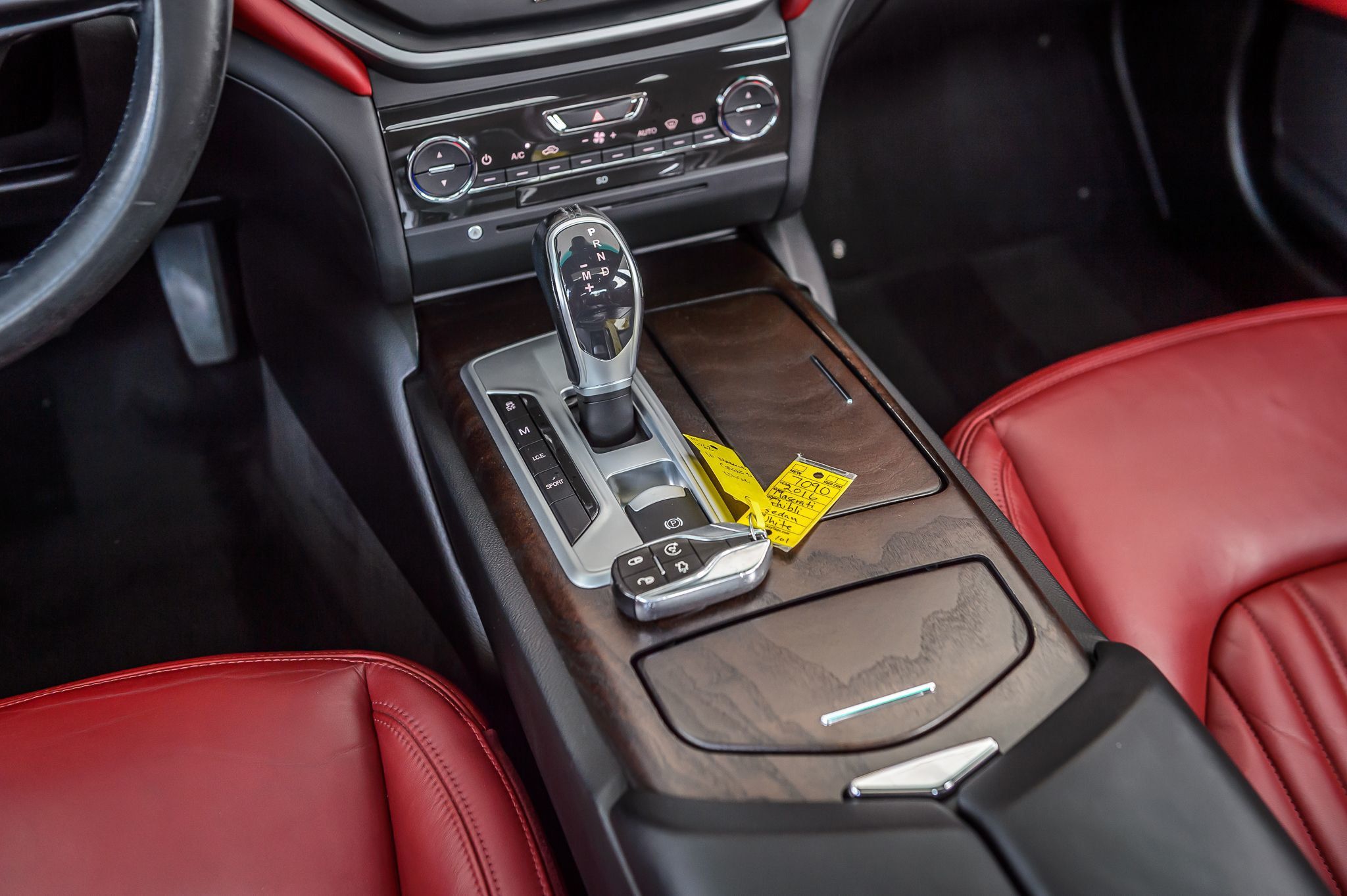 2016 Maserati Ghibli photo 30
