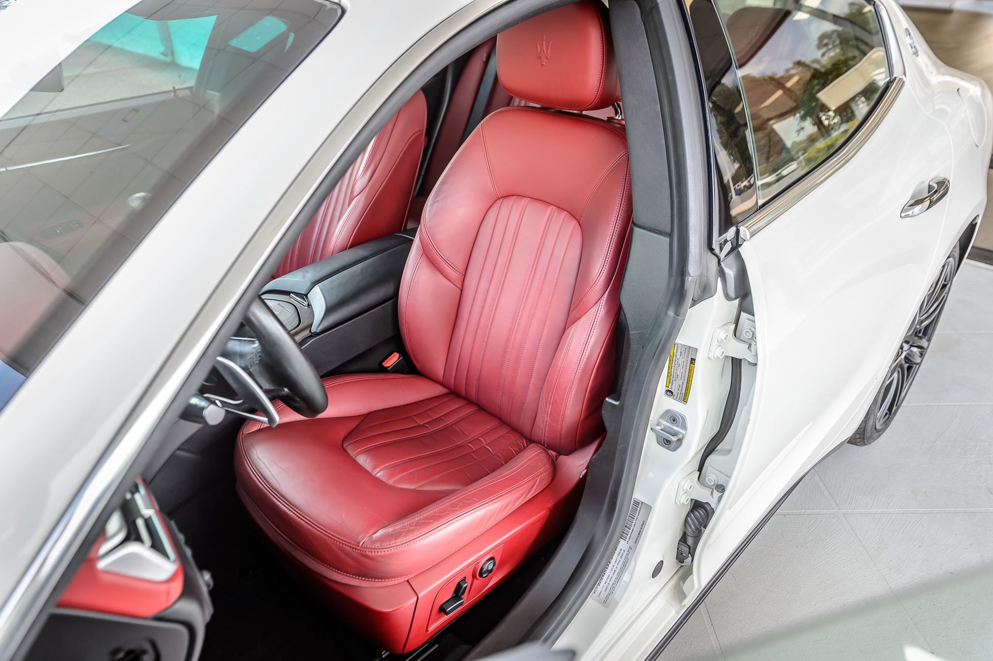 2016 Maserati Ghibli photo 36