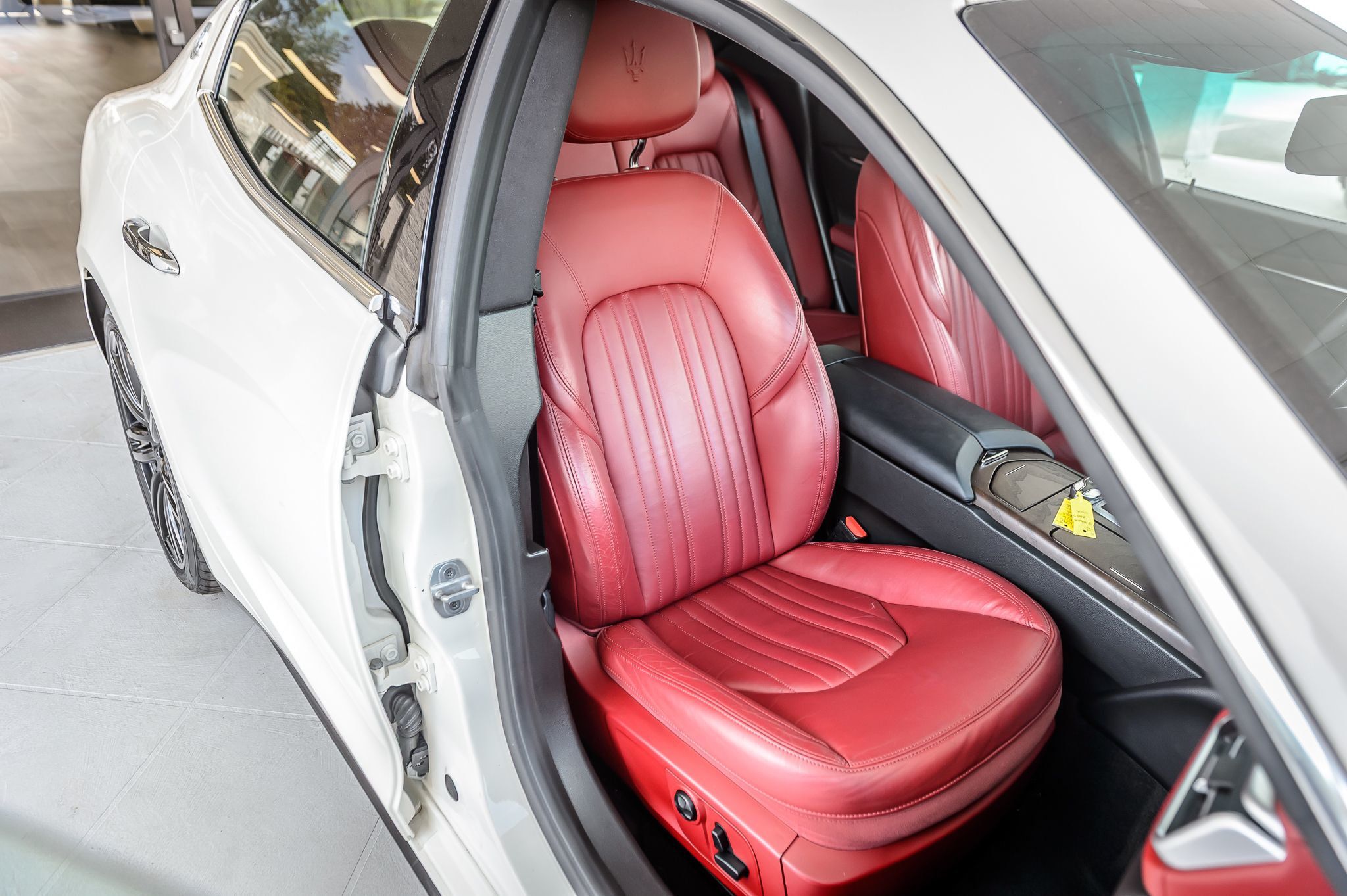 2016 Maserati Ghibli photo 41