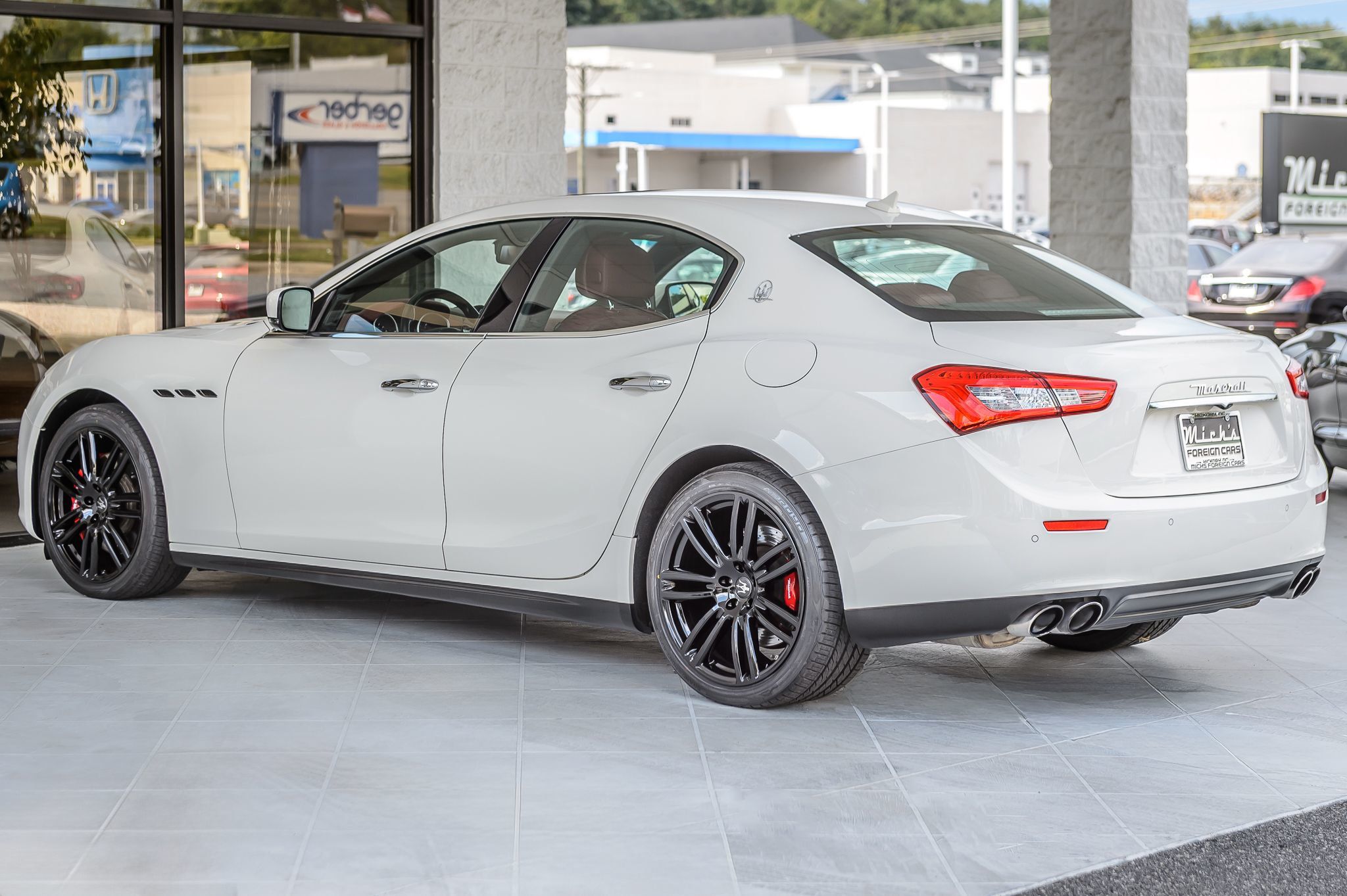 2016 Maserati Ghibli photo 7