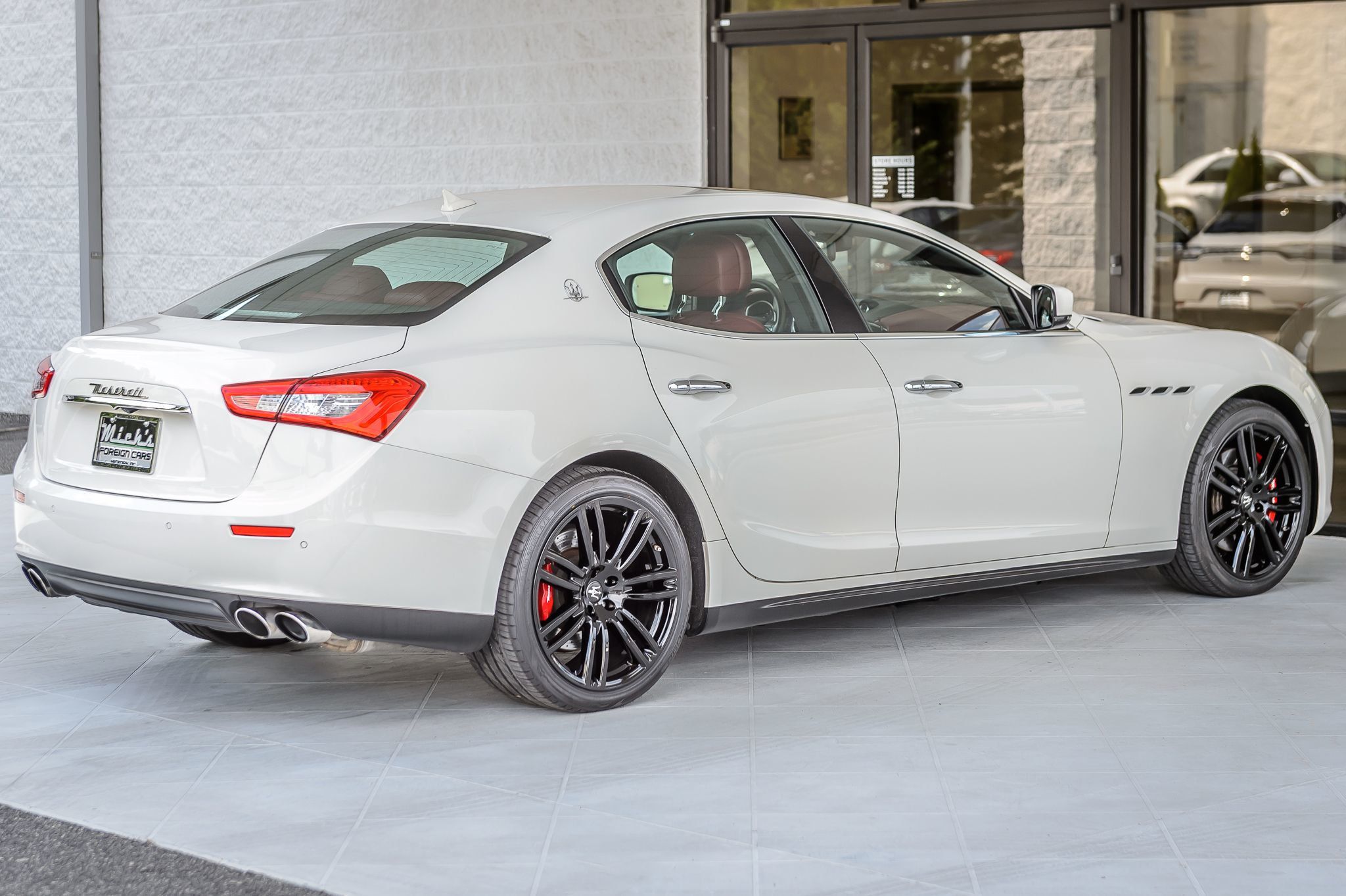 2016 Maserati Ghibli photo 9