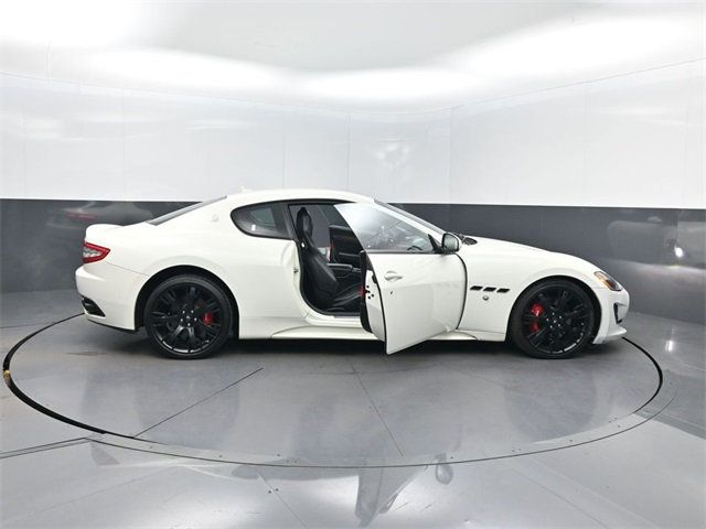2016 Maserati GranTurismo 2dr Coupe Sport - 22935616 - 32