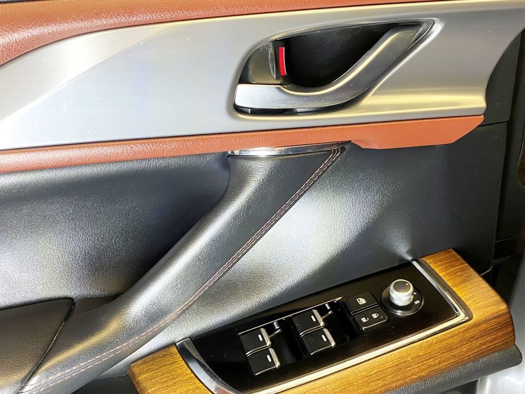 2016 Mazda CX-9 Signature photo 19