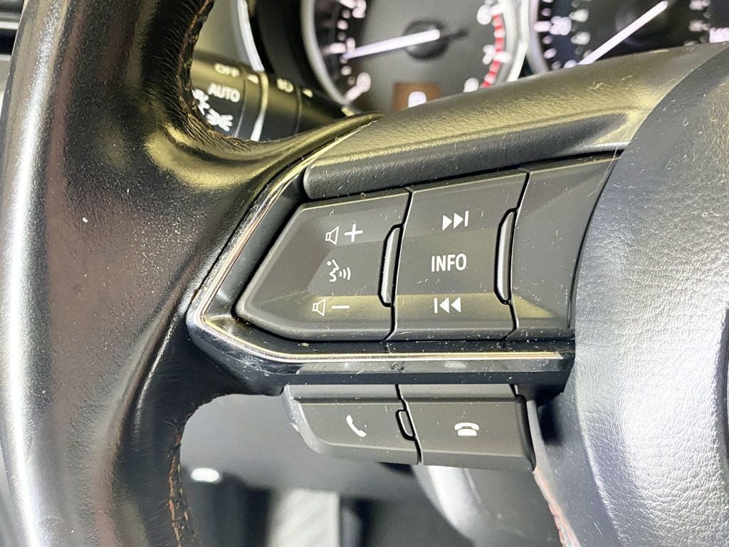 2016 Mazda CX-9 Signature photo 25