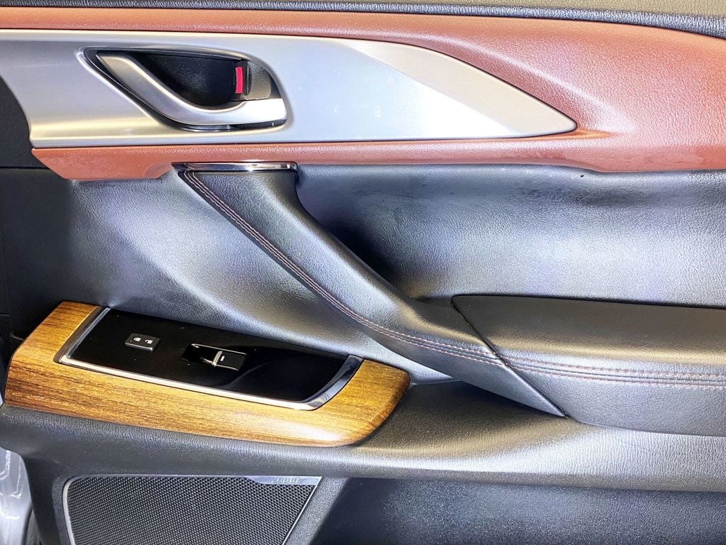 2016 Mazda CX-9 Signature photo 38