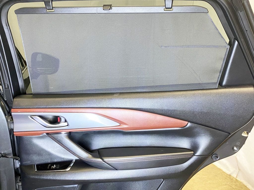 2016 Mazda CX-9 Signature photo 46