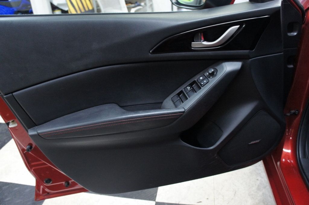 2016 Mazda Mazda3 Grand Touring photo 24