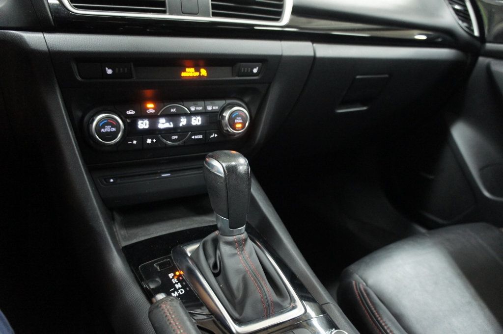 2016 Mazda Mazda3 Grand Touring photo 27
