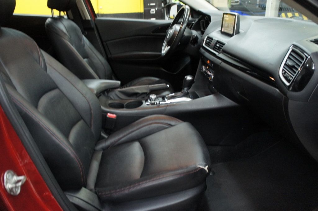 2016 Mazda Mazda3 Grand Touring photo 35